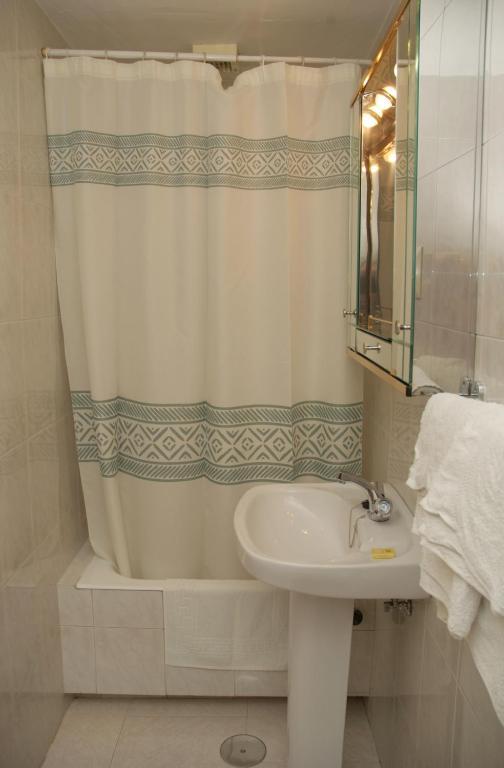 Hostal La Selecta Мадрид Стая снимка