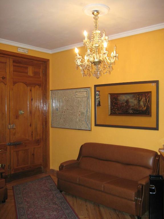 Hostal La Selecta Мадрид Екстериор снимка